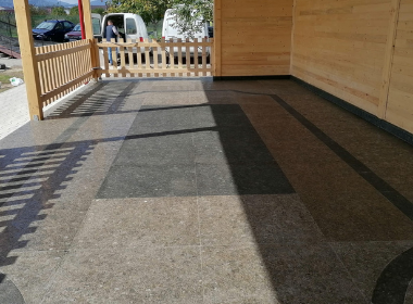 Pardoseala granit Verde Butterfly fiamat