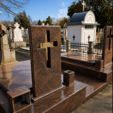 Monument complet dublu cu cruce din granit Maron Tan