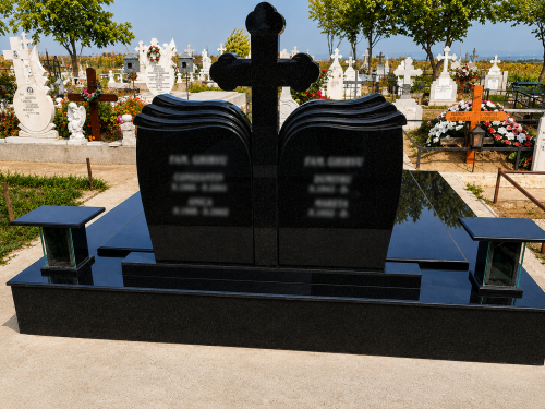 Monument funerar complet dublu cu cruce din granit Negru Absolut