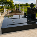 Monument funerar complet dublu cu cruce din granit Negru Absolut
