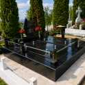 Monument funerar complet dublu cu cruce din granit Negru Absolut